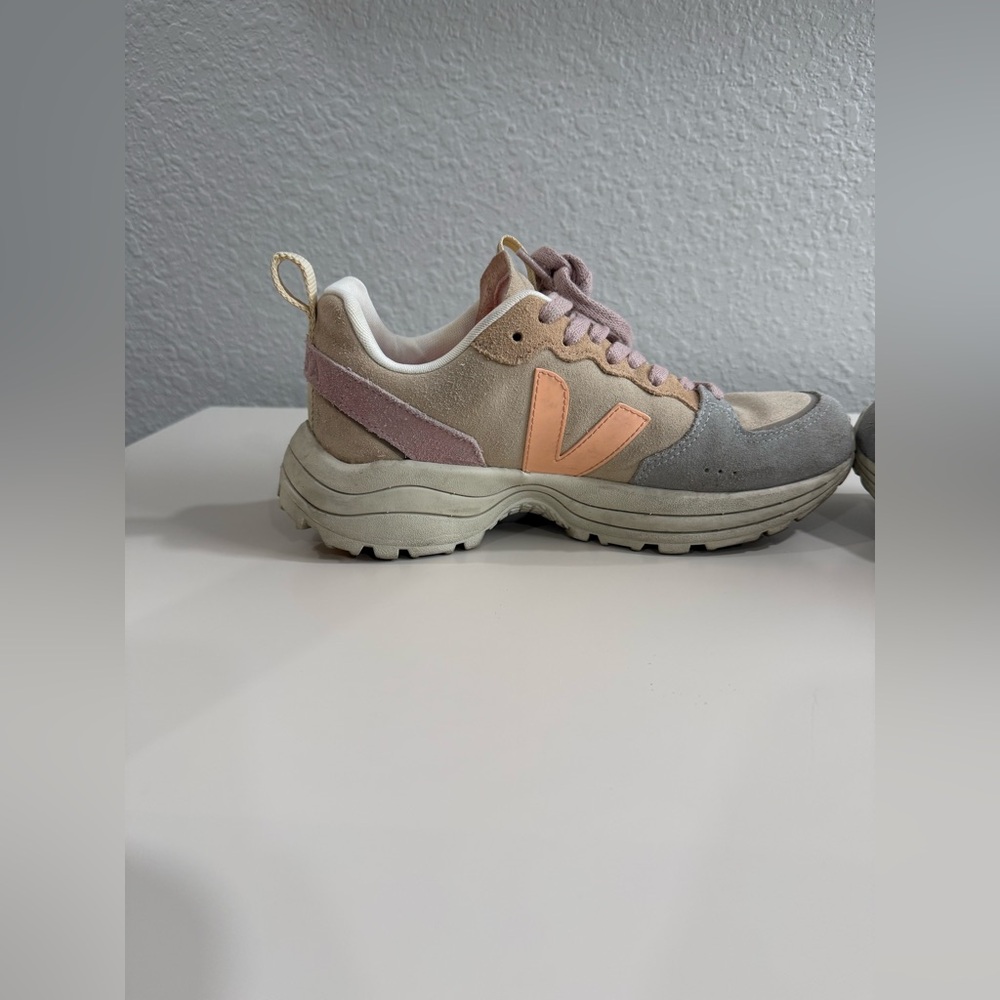 Veja Women's Sneakers in Cream and Pink - Picture 7 of 9